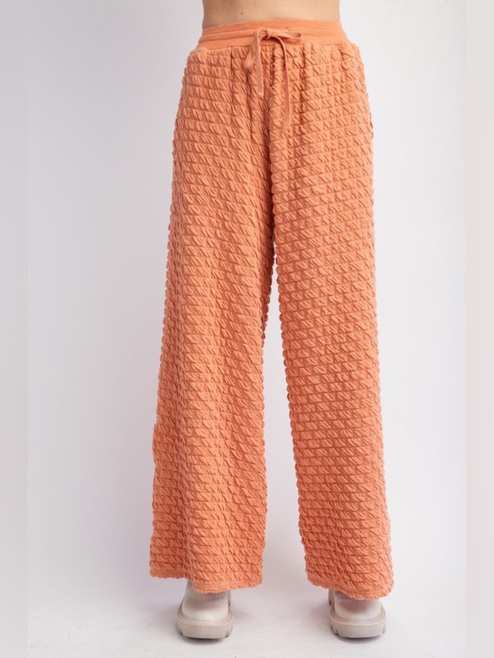 Easel Cloud Nine Pillow Puff Textured Hacci Lounge Pants in Apricot medium